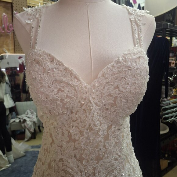 Mori Lee by Madeline Gardner #8118 Wedding Gown (Unaltered) - Picture 3 of 13